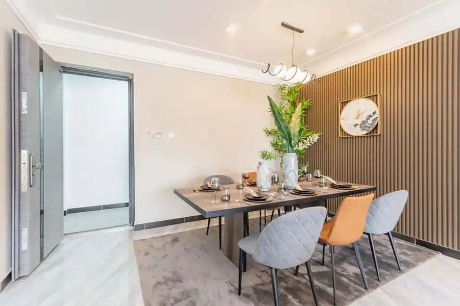 Luxurious 1 & 2-Bedroom Apartments Near Valley Arcade