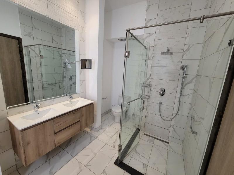 Modern Two Bedroom All Ensuite apartments to let at Two Rivers