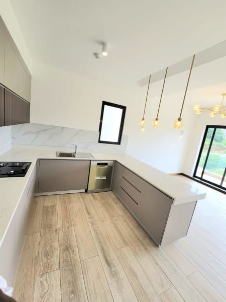 Modern Two Bedroom All Ensuite apartments to let at Two Rivers
